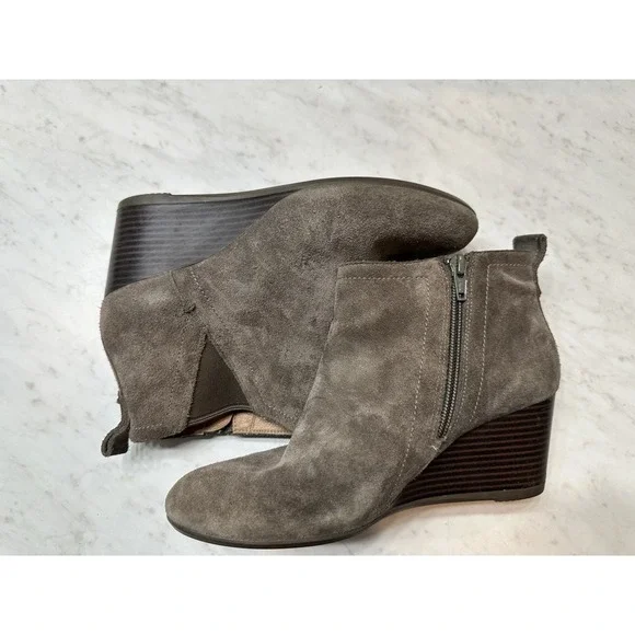 Vionic Paloma Taupe Suede Weather Resistant Wedge Booties Size 7.5 Zip‎ Ankle - Picture 3 of 8